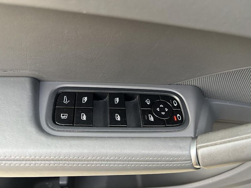 Porsche Cayenne (2018) 3.0i*V6*250KW*E-Hybrid - fotka 10 z 40