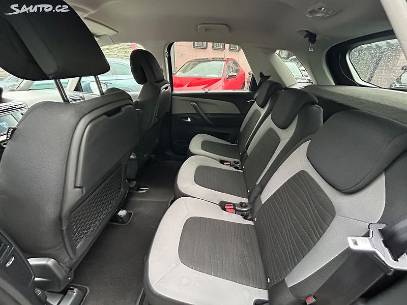 Citroën C4 Picasso (2015) 2.0 HDi 110KW!! PRAVIDELNÝ SER - fotka 15 z 30