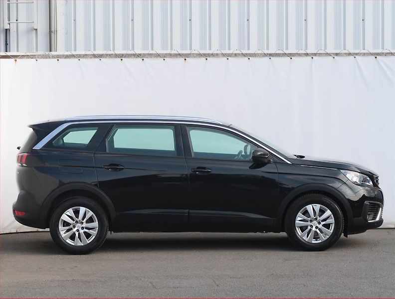Peugeot 5008 (2017) PureTech 130, Serv.kniha - fotka 6 z 22
