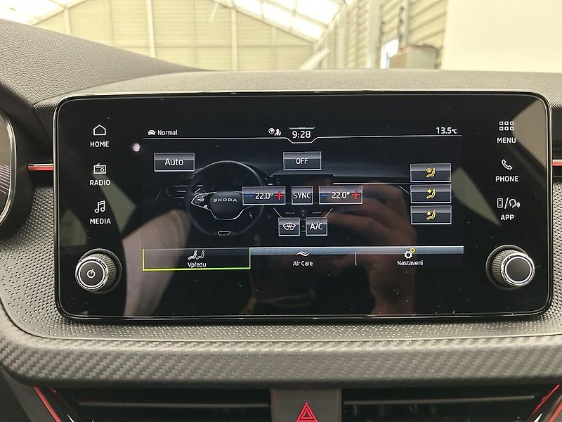 Škoda Kamiq 1.0 TSI Monte Carlo - fotka 19 z 26