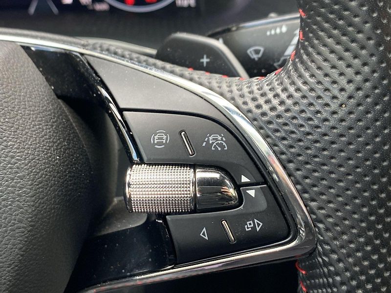 Škoda Octavia (2021) Combi 2.0 TDI DSG RS - fotka 26 z 39