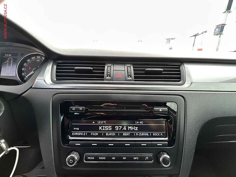 Škoda Rapid (2014) 1.2TSi, ČR, servis.kniha, AC - fotka 15 z 16