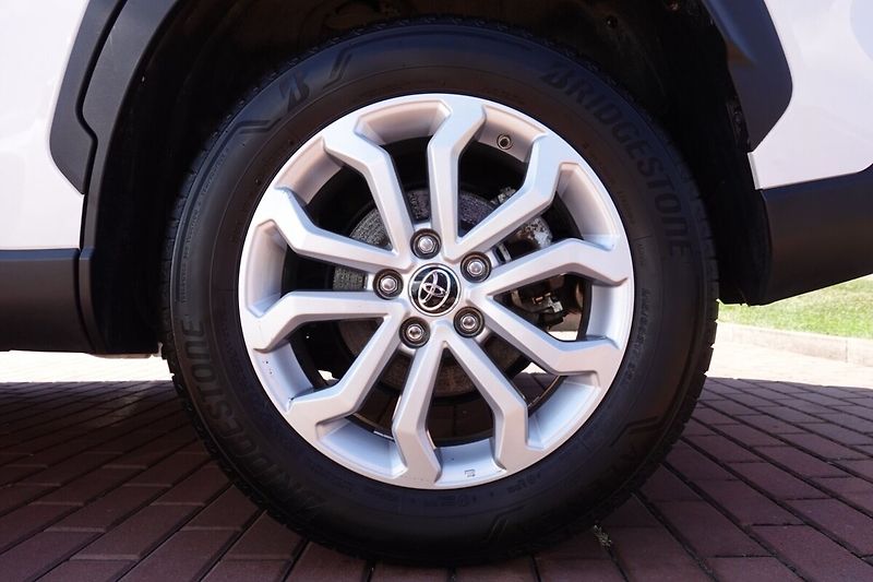 Toyota Corolla Cross 2,0 HEV Comfort FWD - fotka 8 z 28