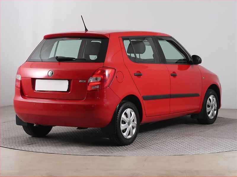 Škoda Fabia (2013) 1.2 TSI, Park. senzory - fotka 5 z 13