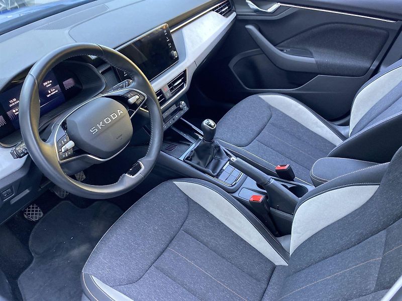 Škoda Kamiq (2025) 1.0 TSI Top Selection - fotka 8 z 33