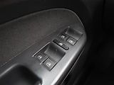 Volkswagen Touran (2014) 1.6 TDI, 7 míst, Serv.kniha - náhled 16