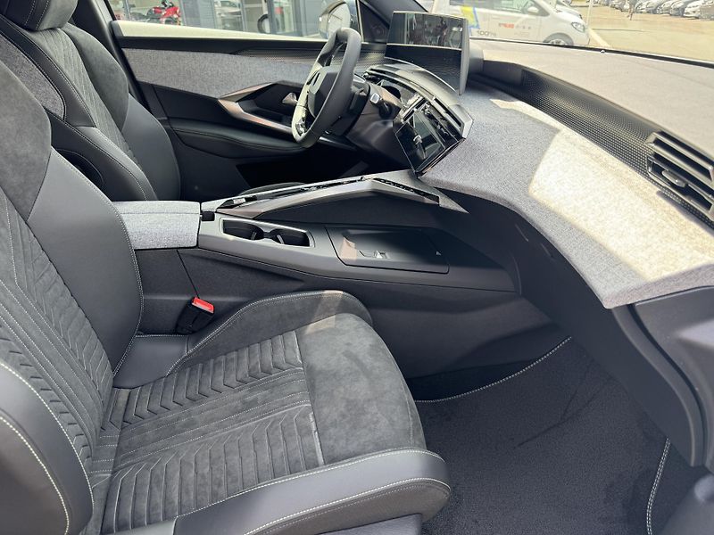 Peugeot 3008 (2024) GT - fotka 15 z 21