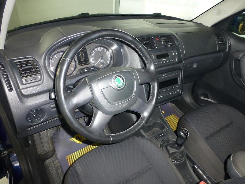 Škoda Fabia (2010) 1,2TSI*63KW**ALU**VYHŘ.SEDADLA - fotka 12 z 25