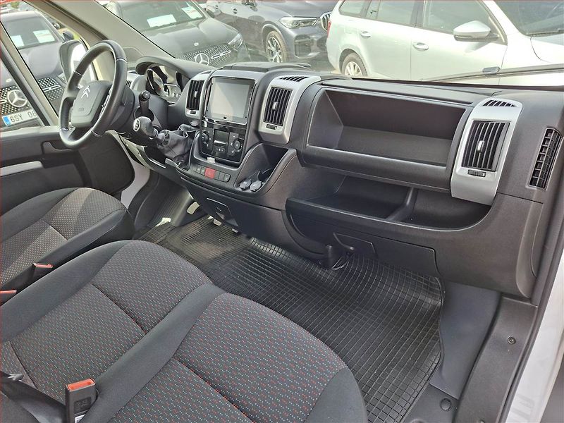 Citroën Jumper (2023) 2.2 BlueHDi, Maxi, 14m3, 1.0t - fotka 8 z 13