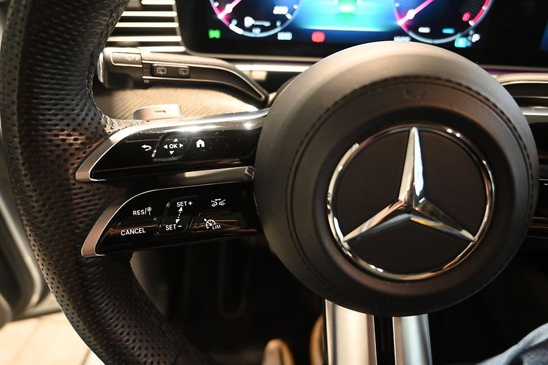 Mercedes-Benz GLS 450d 4M AMG Premium+ - fotka 17 z 25