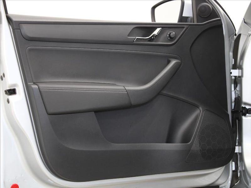 Škoda Rapid 1,2 TSI 81kW 1.maj.ČR 47tkm! - fotka 13 z 23