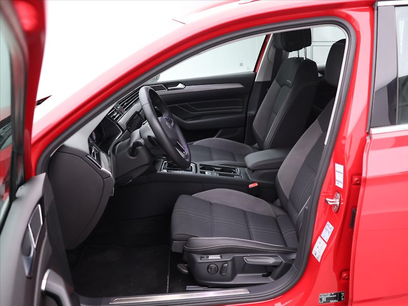 Volkswagen Passat 2,0 TDI 147kW DSG Alltrack CZ - fotka 12 z 34