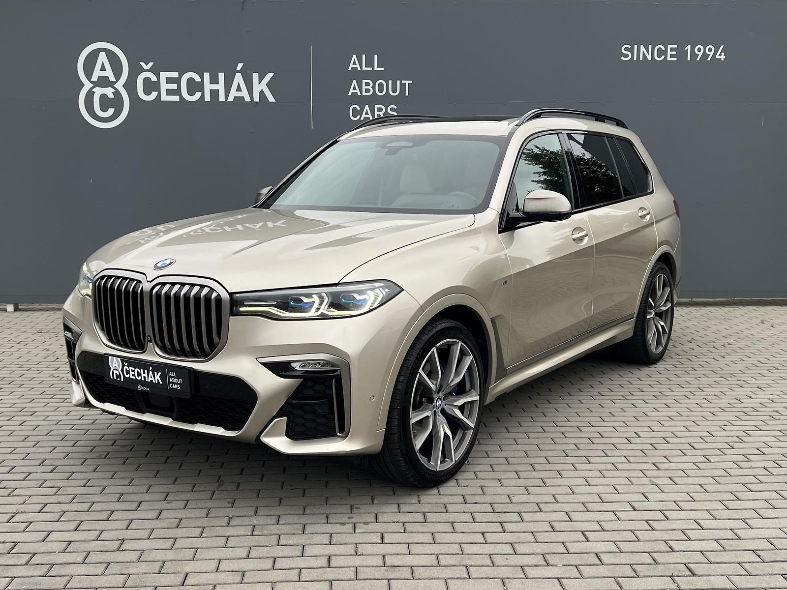 BMW X7 M50d 294kW * ČR * DPH