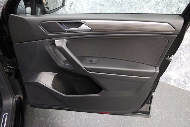Volkswagen Tiguan Allspace 1,5 TSI EVO DSG Elegance CZ - fotka 9 z 35