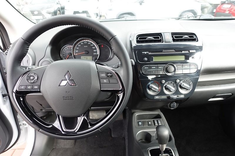 Mitsubishi Space Star ZLEVNĚNO 1,2i 52kW A/T - fotka 14 z 26