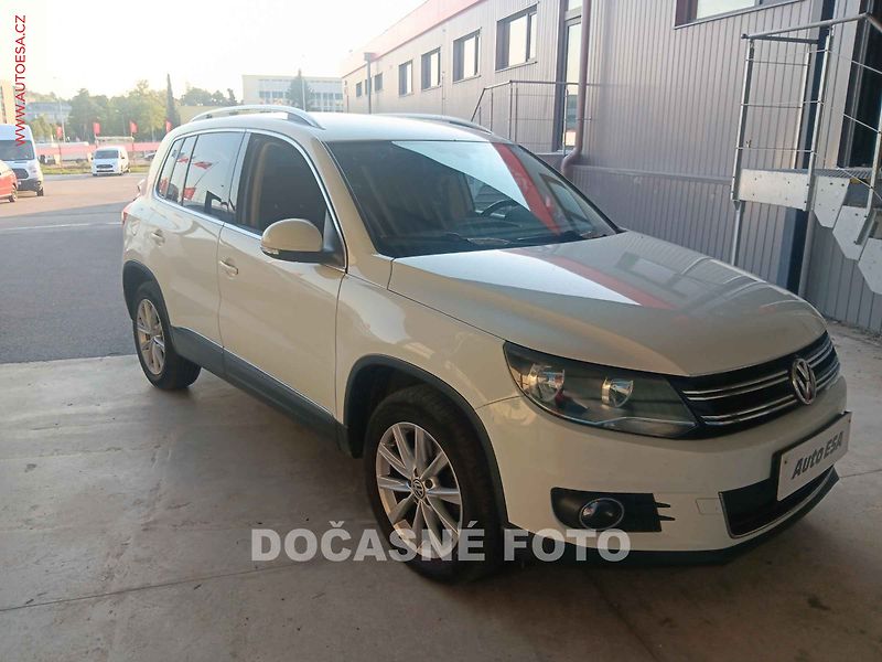 Volkswagen Tiguan (2014) 2.0TDi 4x4, servis.kniha, AT - fotka 1 z 3