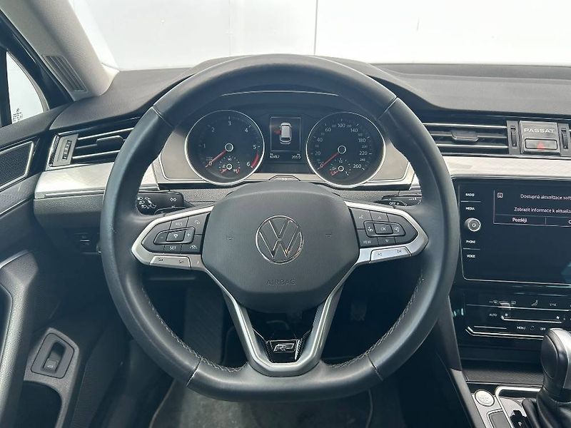 Volkswagen Passat Business  2,0TDi - fotka 11 z 24