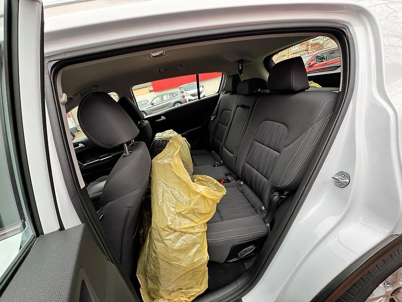 Kia Sportage 1.7 CRDi Automat, ČR - fotka 10 z 23