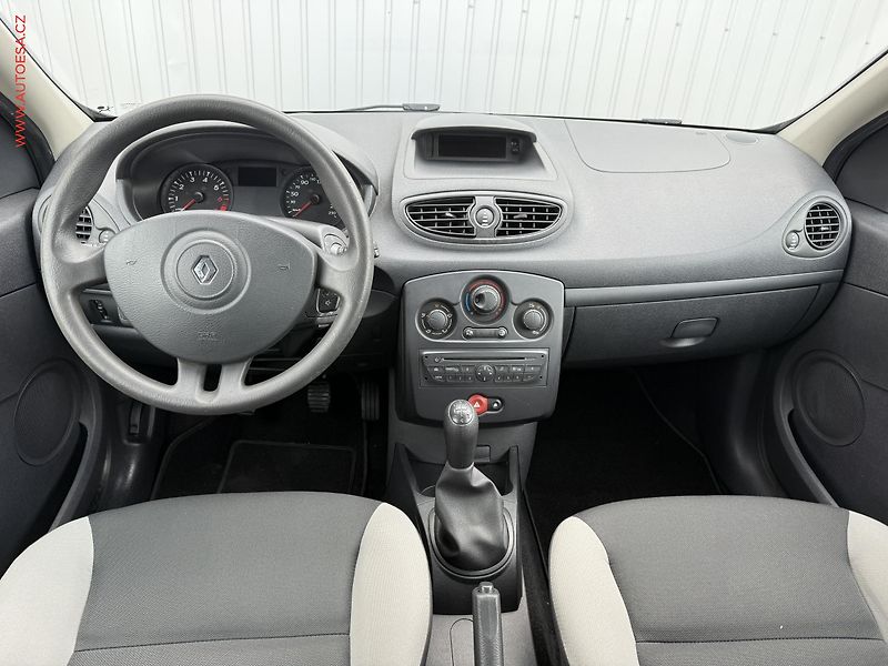 Renault Clio (2009) 1.2 i, ČR, AC, STK3/28 - fotka 8 z 15