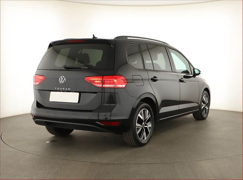 Volkswagen Touran (2023) Comfortline 1.5 TSI - fotka 5 z 17