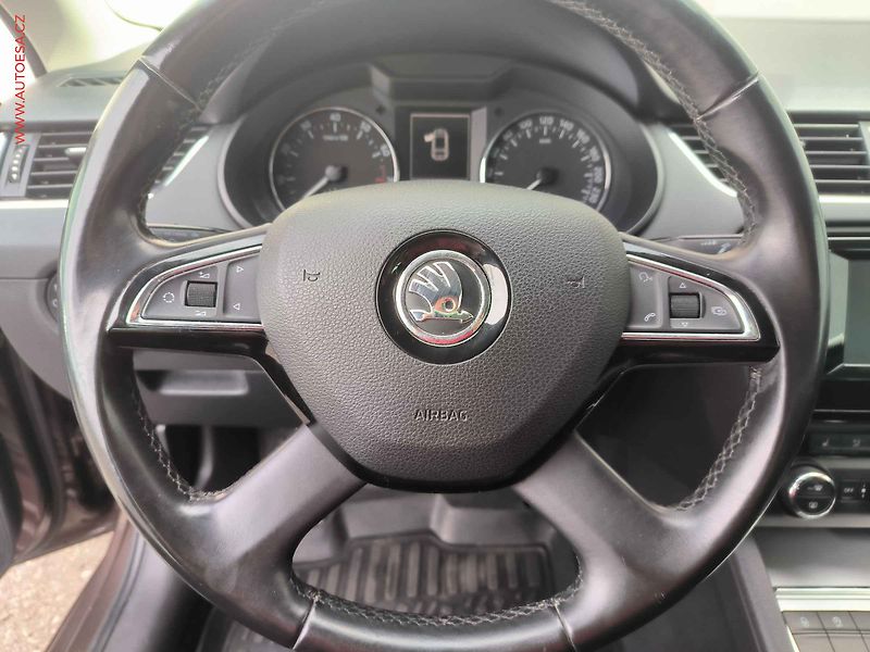 Škoda Octavia (2013) 1.8 TSi, Elegance, bixen, TZ - fotka 15 z 21