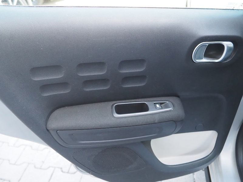 Citroën C3 (2017) 1.2 PureTech, Tažné - fotka 11 z 34