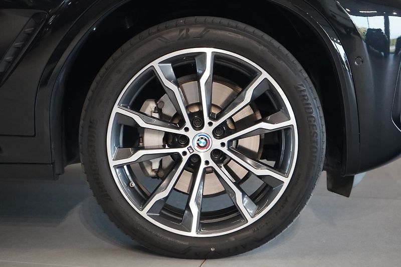 BMW X3 30e xDrive, M Sport, Head-up - fotka 7 z 42