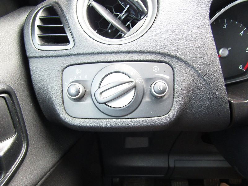 Ford Galaxy (2011) 2.0 TDCi 103kW 7MÍST - fotka 30 z 38