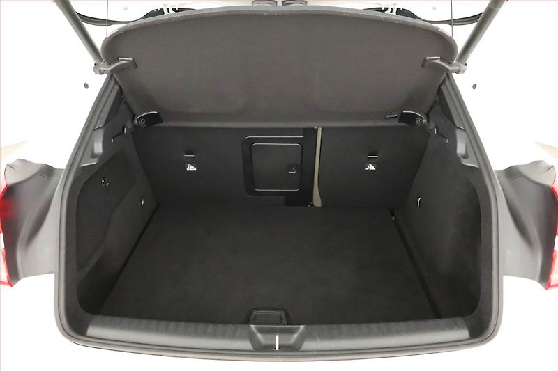 Mercedes-Benz GLA (2016) 200 CDI 4MATIC - fotka 11 z 17