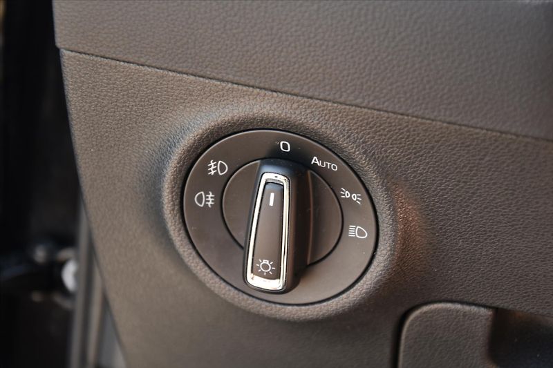 Škoda Karoq 1.6 TDI 85kW DSG STYLE ČR - fotka 17 z 26