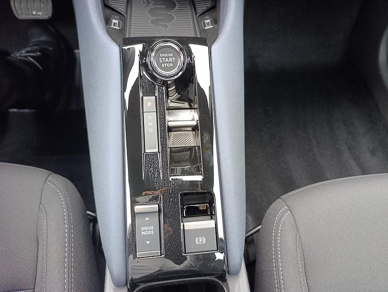 Alfa Romeo Junior (2026) Ibrida 1,2 145k eDCT6 - fotka 14 z 17