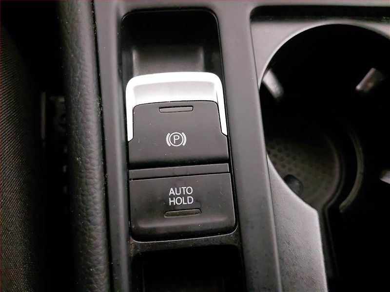 Volkswagen Golf (2013) 1.2 TSI, Serv.kniha - fotka 16 z 19