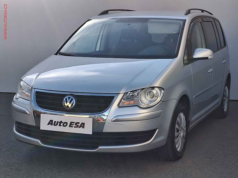 Volkswagen Touran (2007) 2.0 i, AAC, tempo - fotka 3 z 16
