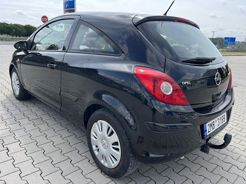 Opel Corsa (2007) 1.3 i - fotka 7 z 12