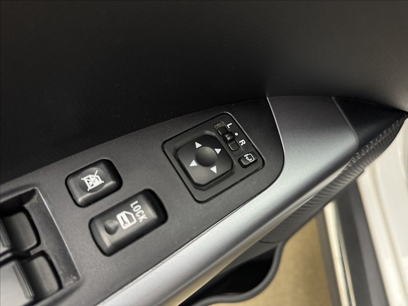 Mitsubishi Outlander 2,2 4WD AUTOMAT VÝHŘEV KAMERA - fotka 27 z 34