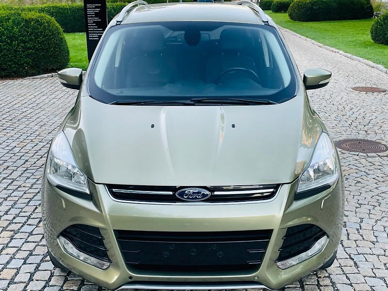 Ford Kuga 2.0TDCi 4x4 MAN TAŽNÉ 1MAJITEL - fotka 5 z 47