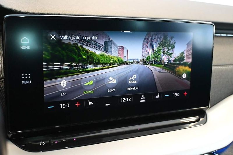 Škoda Octavia (2021) 2.0 FIRST EDITION LED Tažné Ma - fotka 15 z 33