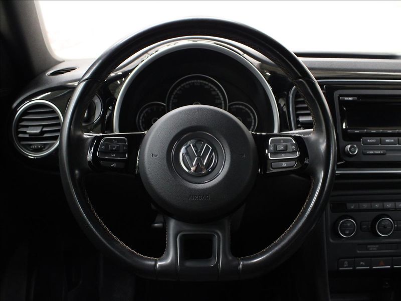 Volkswagen Beetle 1,2 TSI Cup TOP STAV - fotka 17 z 35