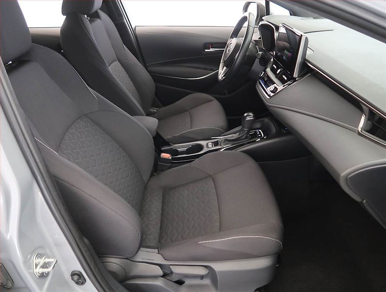 Toyota Corolla (2022) 1.8 Hybrid, full bybrid - fotka 9 z 25