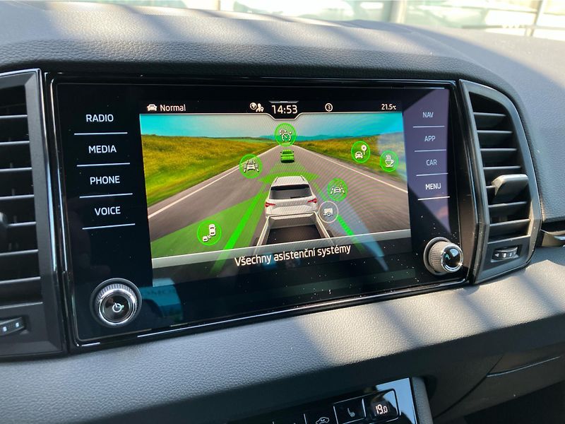 Škoda Karoq 2.0 TDi 110 kW SPORTLINE 4X4 D - fotka 15 z 30