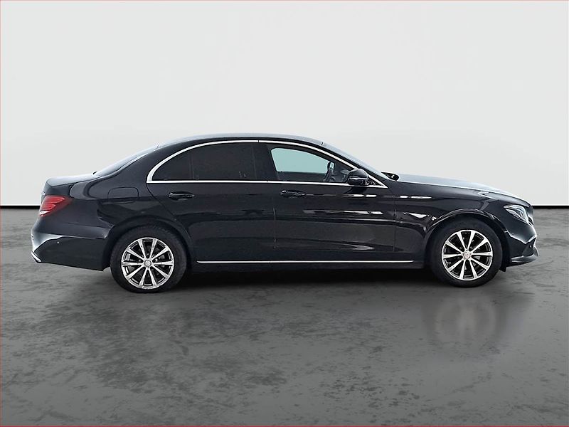 Mercedes-Benz Třídy E (2016) E 220 d, Automat, Navi - fotka 6 z 23
