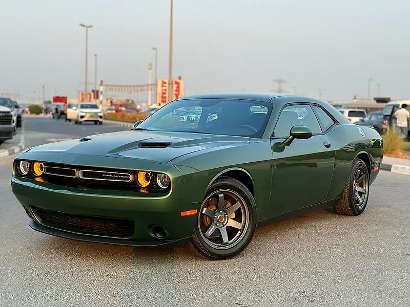Dodge Challenger (2021) Americká V6 zadokolka - fotka 1 z 12