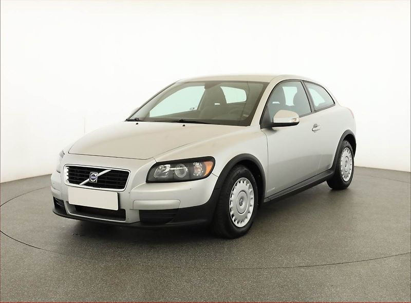 Volvo C30 (2009) 1.6 D, nová STK, jezdí výborně - fotka 2 z 12