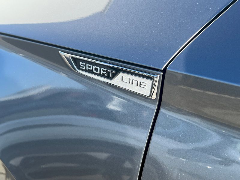 Škoda Superb (2024) kombi SportLine 2.0 TDI 147 kW - fotka 13 z 40