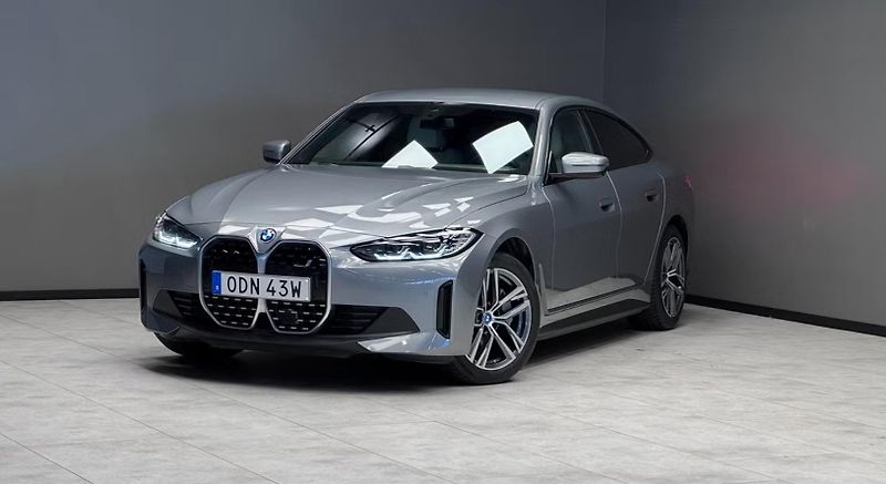 BMW i4 eDrive40 GC SoH 95% Bílý in. - fotka 15 z 23