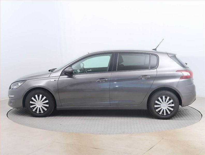 Peugeot 308 (2017) 1.6 BlueHDi, Navi, Tempomat - fotka 3 z 14