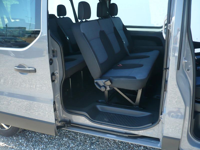 Opel Vivaro 1.6 DCI 92Kw 9Míst Long - fotka 19 z 28