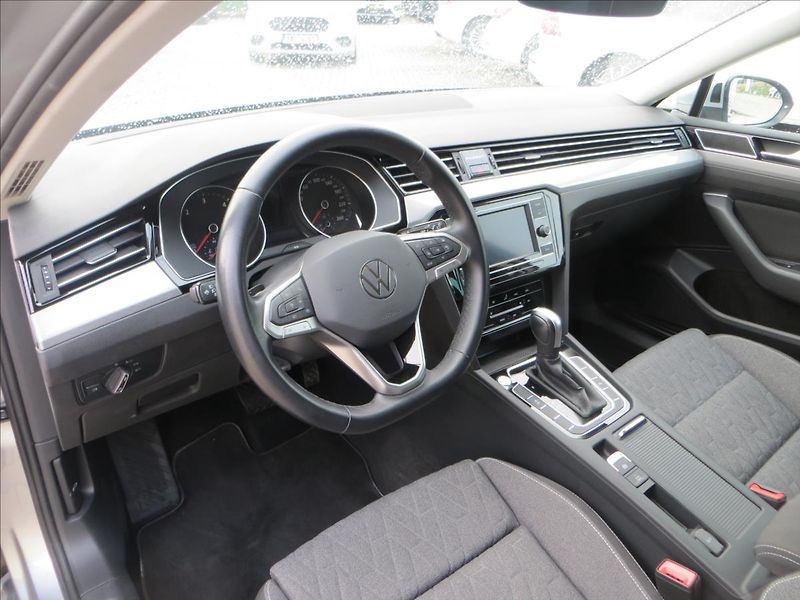 Volkswagen Passat 2,0 TDI 110kW Business DSG ČR - fotka 15 z 28