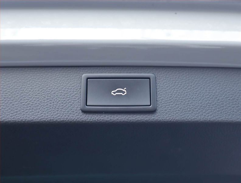 Škoda Karoq (2023) 1.5 TSI - fotka 24 z 24