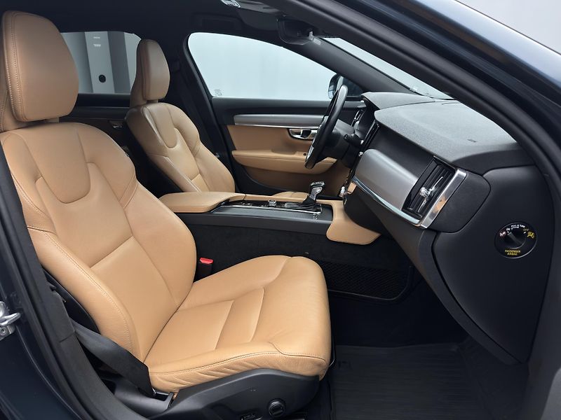 Volvo V90 D4 MOMENTUM PRO POLESTAR AUT - fotka 25 z 47